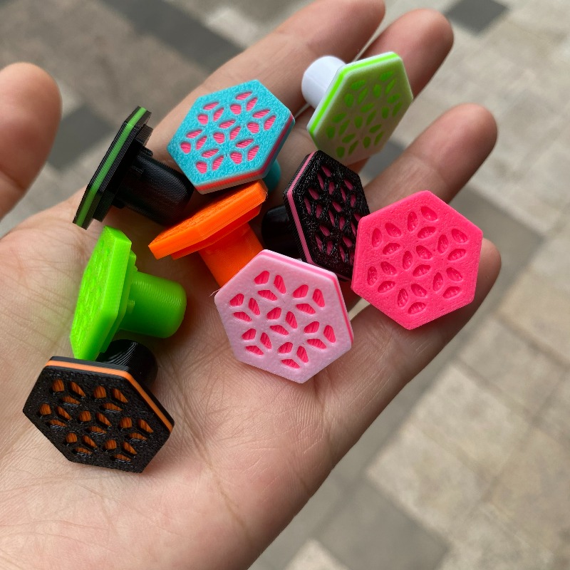 Fluorescent Coral Frag Plugs L - огляд і ціна Aquarium Fish Reproduction